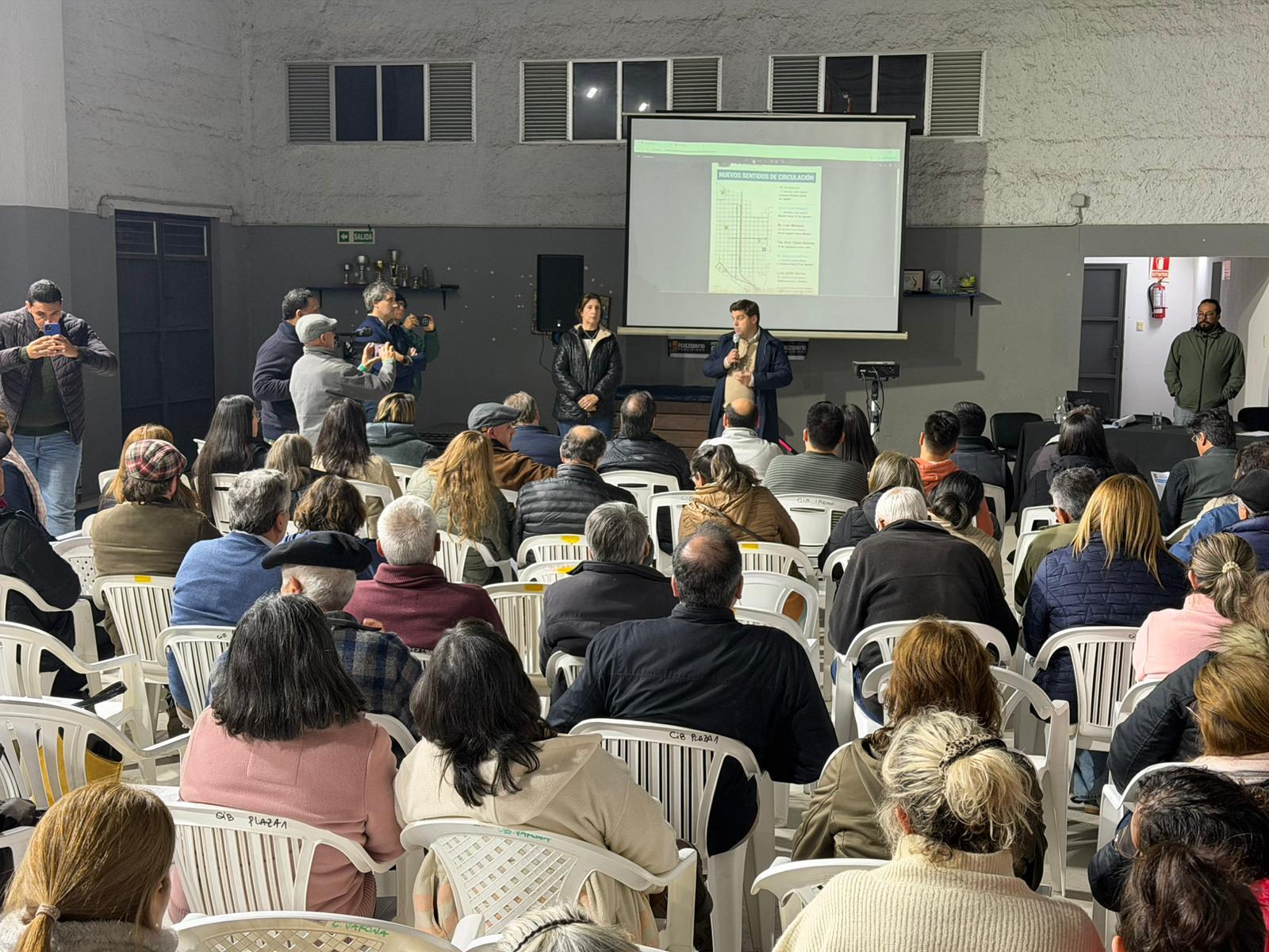 Vecinos y autoridades intercambiaron opiniones sobre el proyecto de flechado de calles al este de Ruta 5